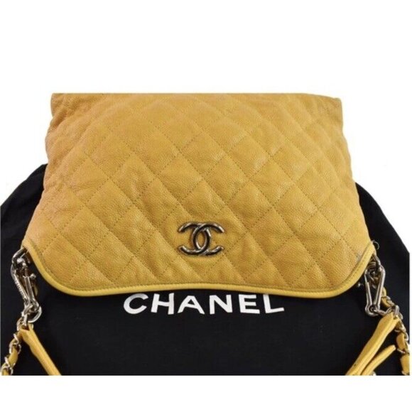Chanel French Riviera Quilted CaviarLeather Hobo Bag Yellow (Pre-Owned) - Picture 11 of 14